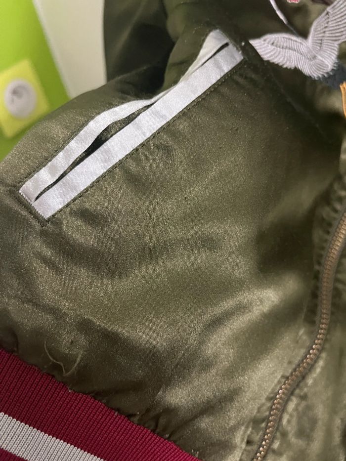 Bomber satin vert kaki avec dessin brodé - photo numéro 6