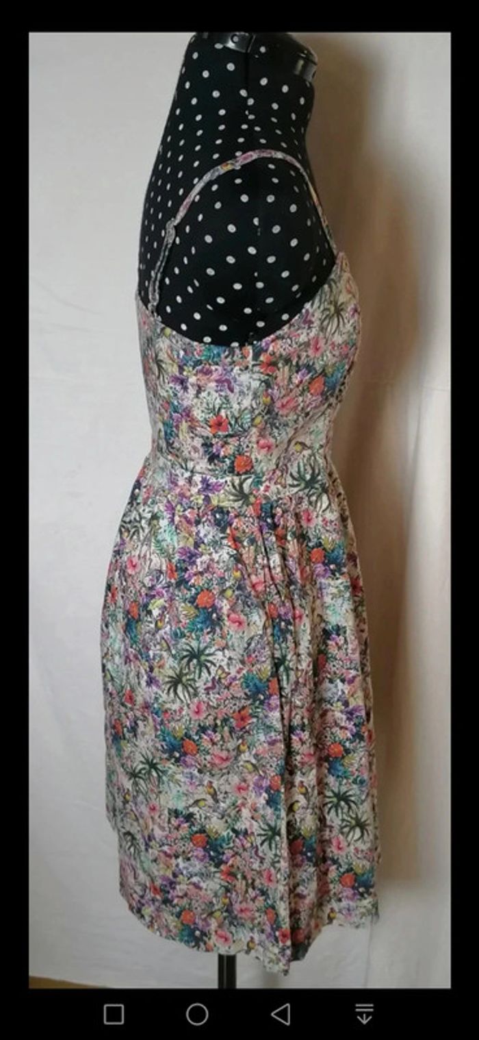 Robe d'été tropical multicolore à bretelles fleurs Taille S - photo numéro 4