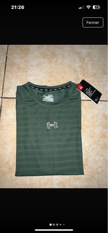 T-shirt under armour vert neuf avec étiquette taille S