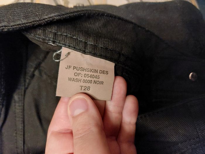 Jeans à trou - photo numéro 6