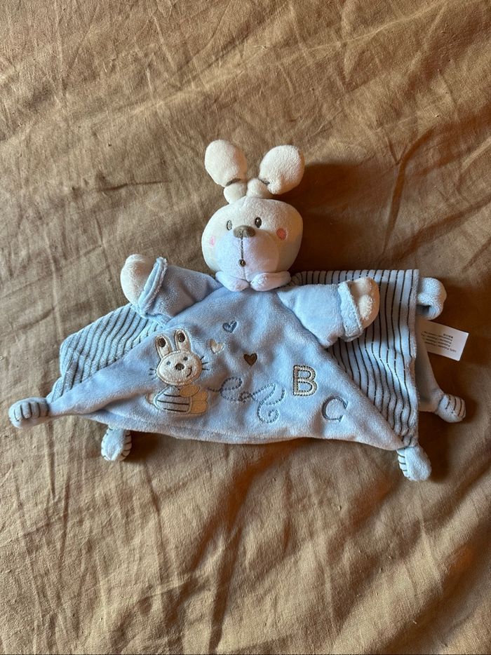 Doudou lapin bleu - photo numéro 3