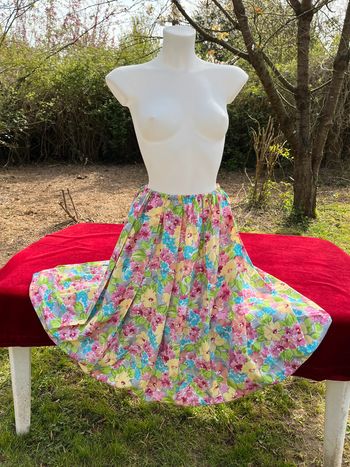 Jupe vintage printanière T 38/ 40 plissé couturière Modèle Unique