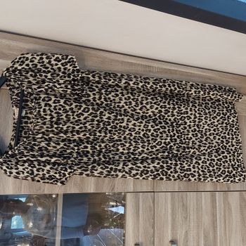 Robe léopard sans manches
