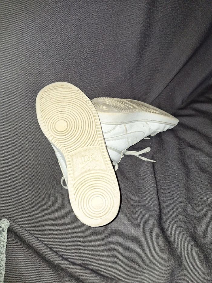 Basket NIKE taille 40 - photo numéro 4