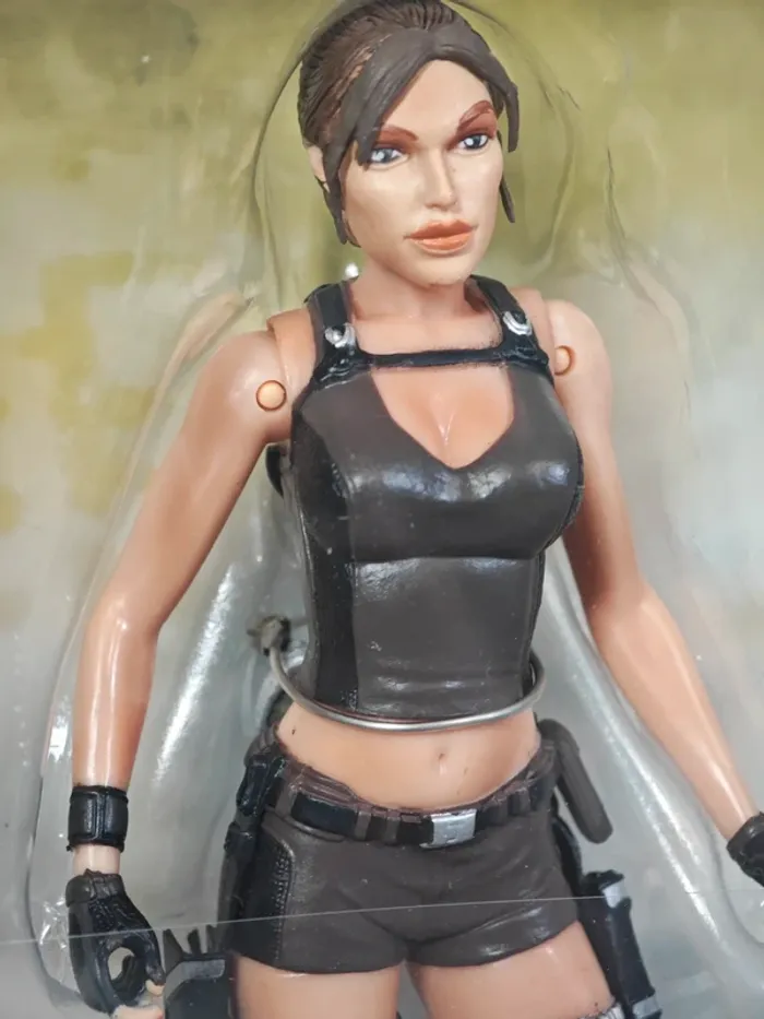 Figurine Neca Tomb Raider Underworld : Lara Croft 18cm neuve avec boîte - photo numéro 3
