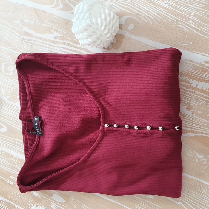 Très joli hait couleur bordeaux avec petits boutons taille XXL breal - photo numéro 10