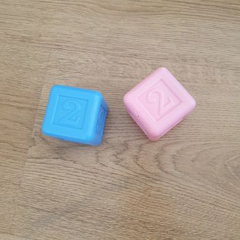 ⭐ Lot de 2 petits cubes en plastique avec chiffres Fisher-Price #emyfleury_jouets