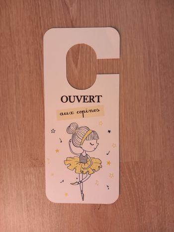 Accroche-porte chambre de fille