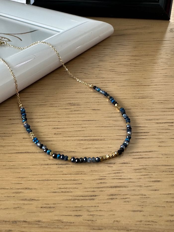 Collier fin en perles de cristal couleur bleuté chaîne en acier inoxydable or avec chaînette réglable