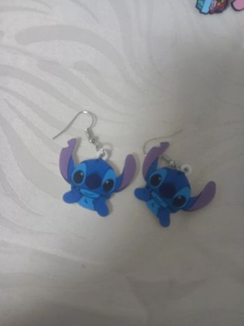 Boucle d'oreille stitch