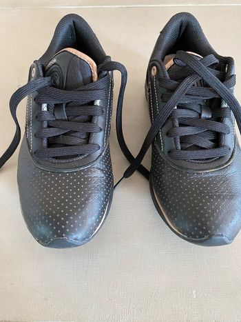 Basket vintage Reebok easy tone moving air inside smooth fit noire et rosé taille 37