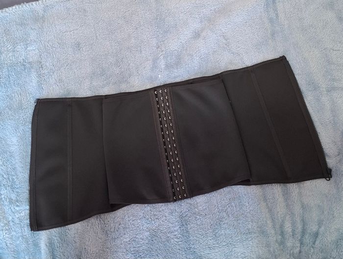 Gaine pour femme - photo numéro 3