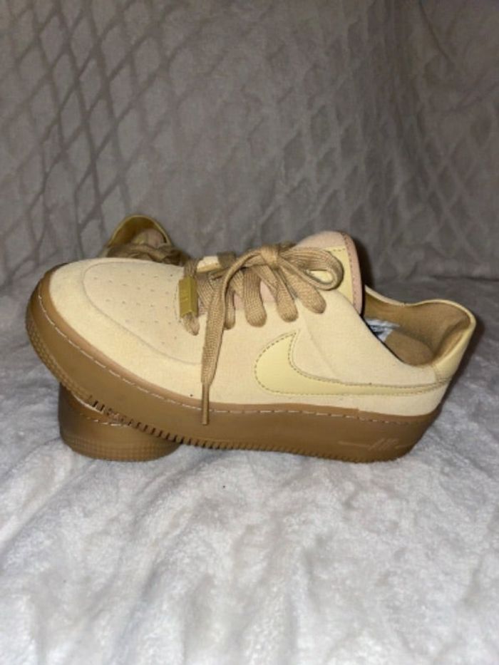 Air force one Sage low