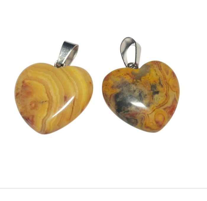 Deux pendentifs uniques en forme de cœur