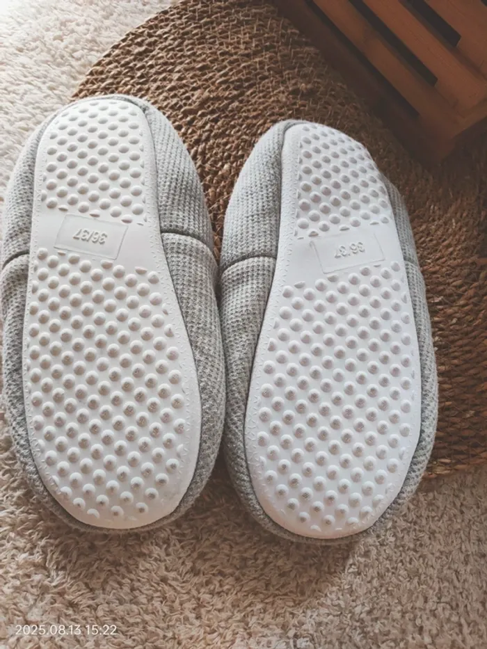 Chaussons 36/37 - photo numéro 4