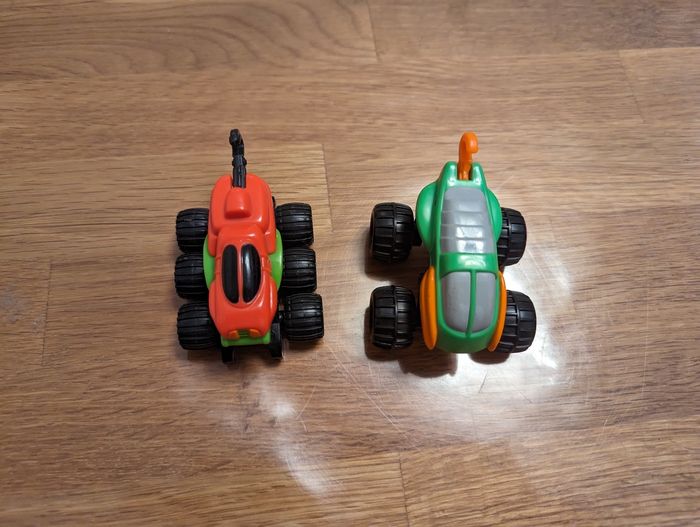 Lot 90 de 2 petites voitures attack Monster Hotwheels - photo numéro 2