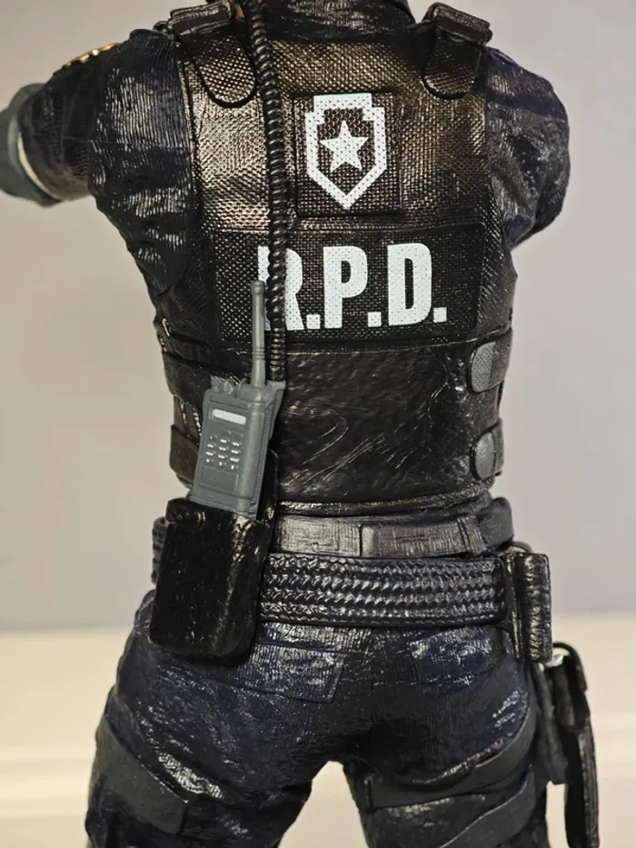 Figurine Resident Evil 2 : Leon 32cm neuve sans boîte - photo numéro 8