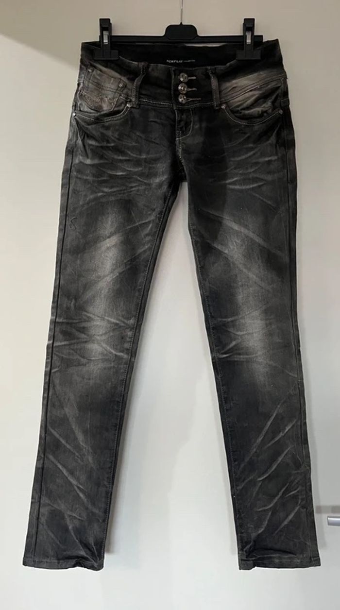 Jean taille basse Pantalon Taille 38 M Newplay Collection