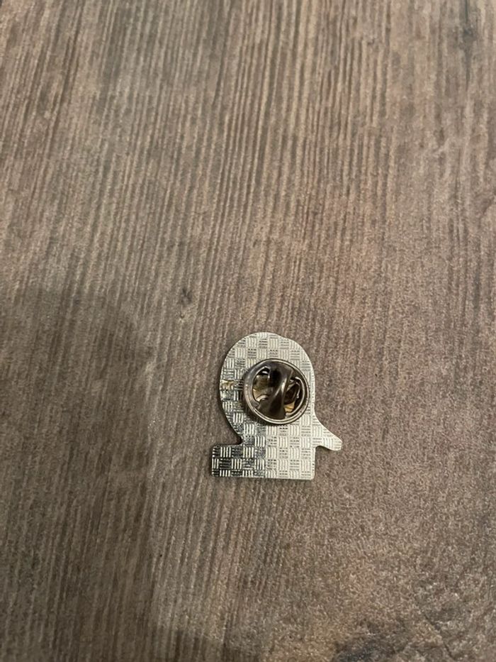 Pin’s Total - photo numéro 2