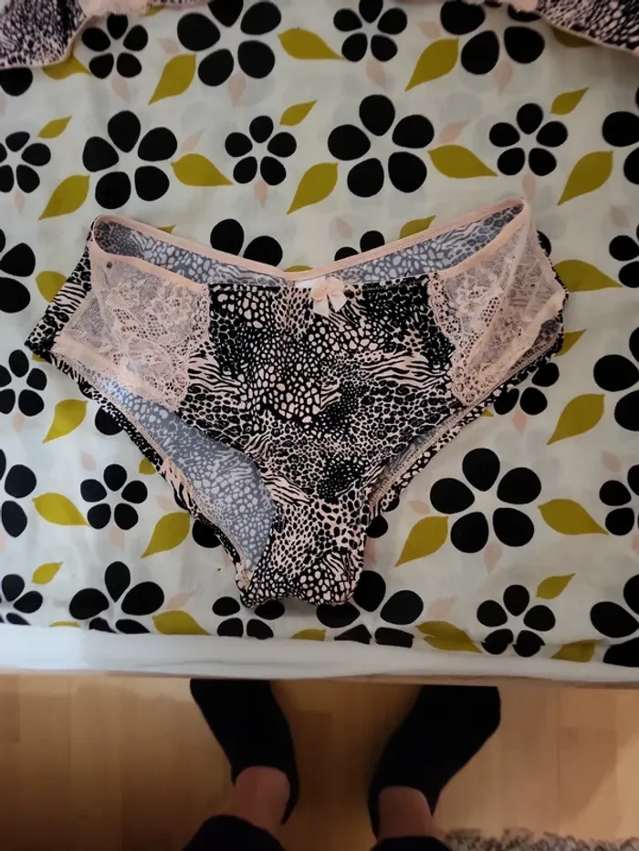 Lot soutien gorge + shorty - photo numéro 2