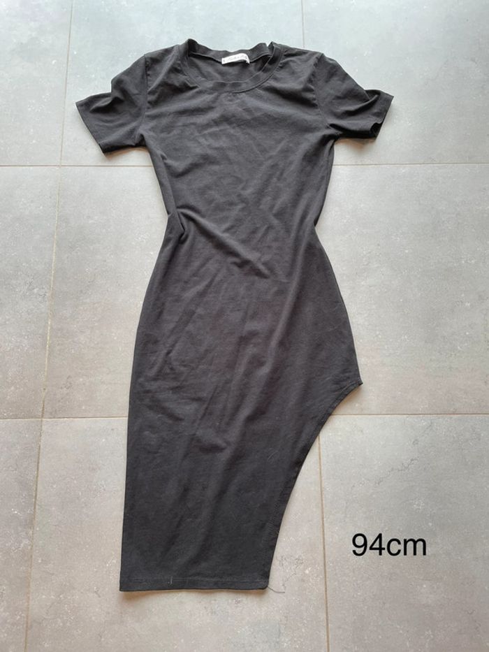 Petite robe noire originale et asymétrique été - photo numéro 3