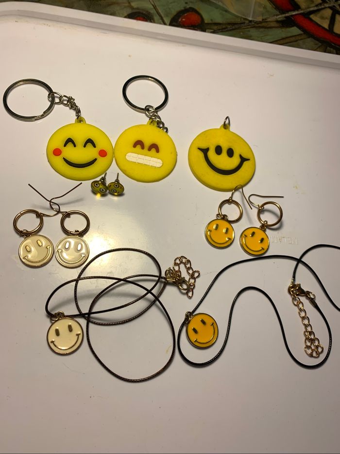 Lot bijoux accessoires smiley - photo numéro 8