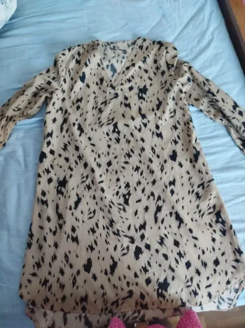 Robe ou tunique un peu léopard