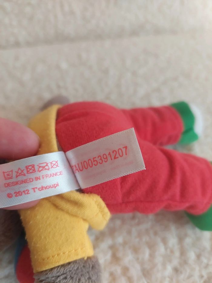 T'choupi - peluche avec son ballon 2012 - photo numéro 4