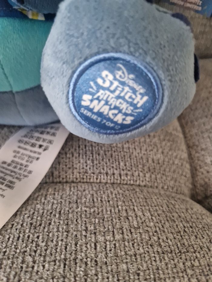 Peluche Stitch édition limitée 7/12 - photo numéro 3