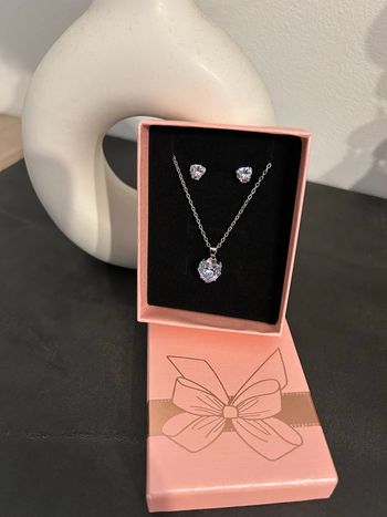 Coffret collier boucle d’oreille 