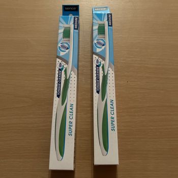 Lot de 2 brosse à dent adulte médium verte neuve