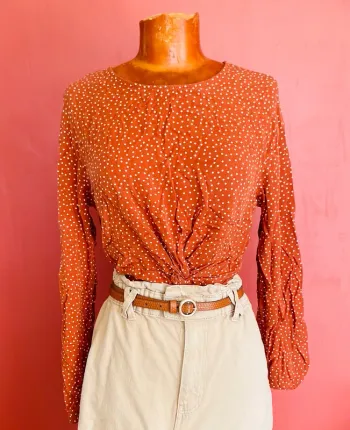 Élégante petite blouse manches longues, à pois