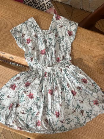 Robe d’été blanche à fleurs dos nu fille 10 ans tape à l’œil