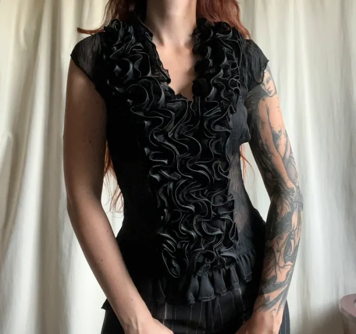 Top volants col froufrou jabot Goth Coquette Baroque vintage 90s - Taille M/L - photo numéro 4