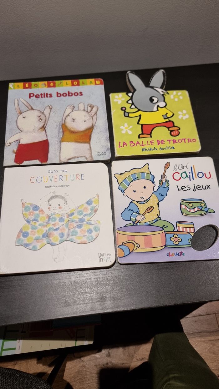 Lot 4 livres bébé