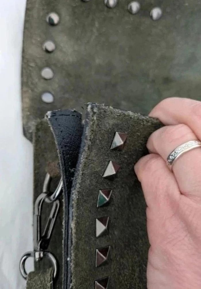 Sac à bandoulière clouté vintage - en cuir daim - Genuine Leather - Made in Italy - photo numéro 5
