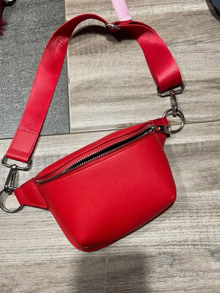 Sac banane ceinture rouge