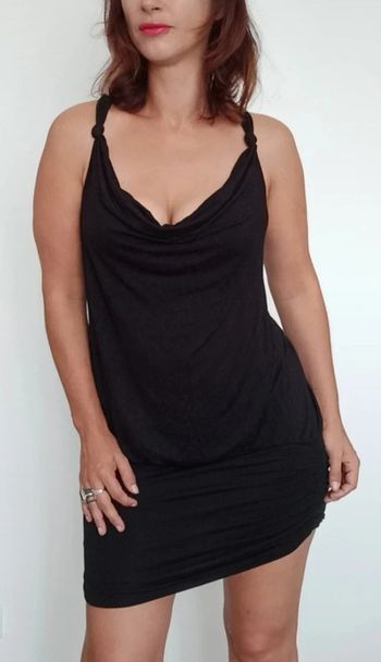 Robe noire dos nu a perles