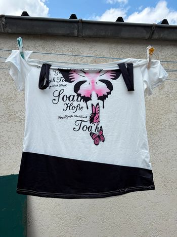 Haut blanc papillon