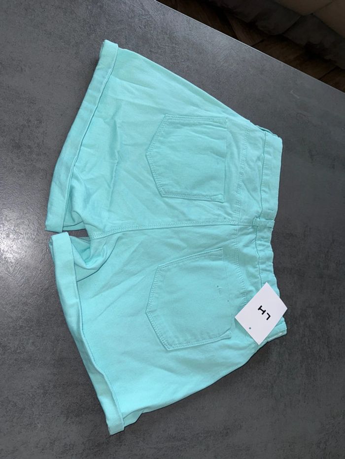 Short neuf - photo numéro 3