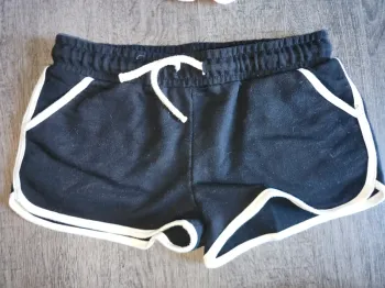 Short noir 9/10 ans
