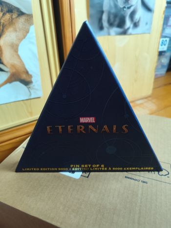 Set de pin's Éternals édition limitée