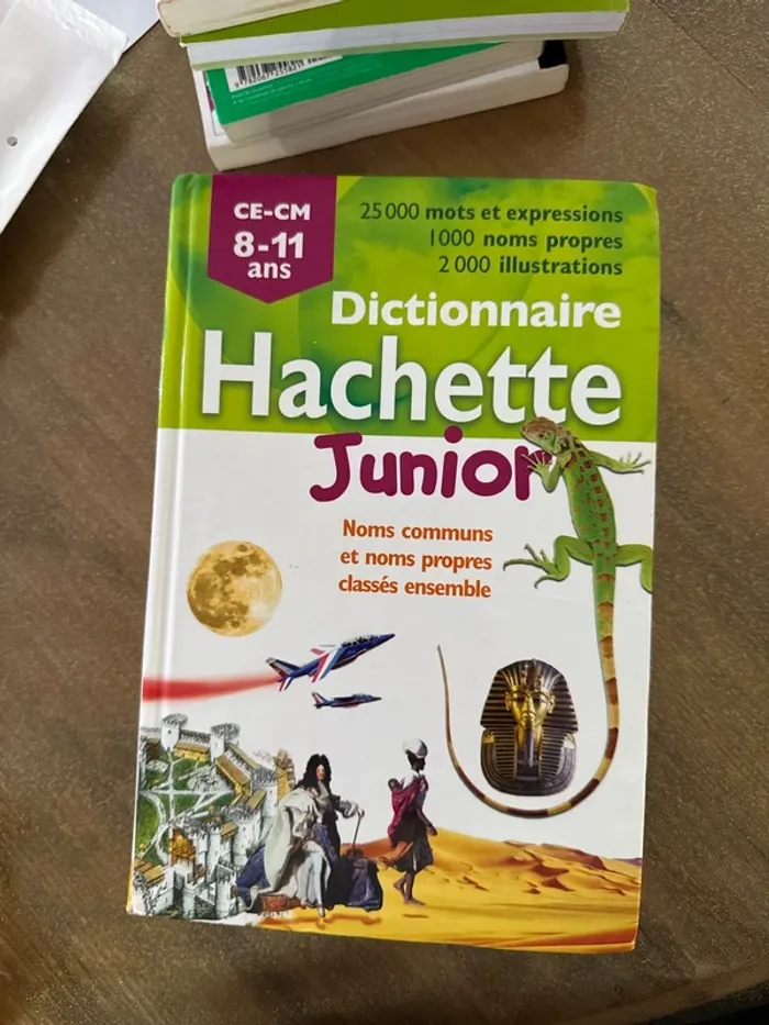 Livre dictionnaire, hachette junior 8-11 ans