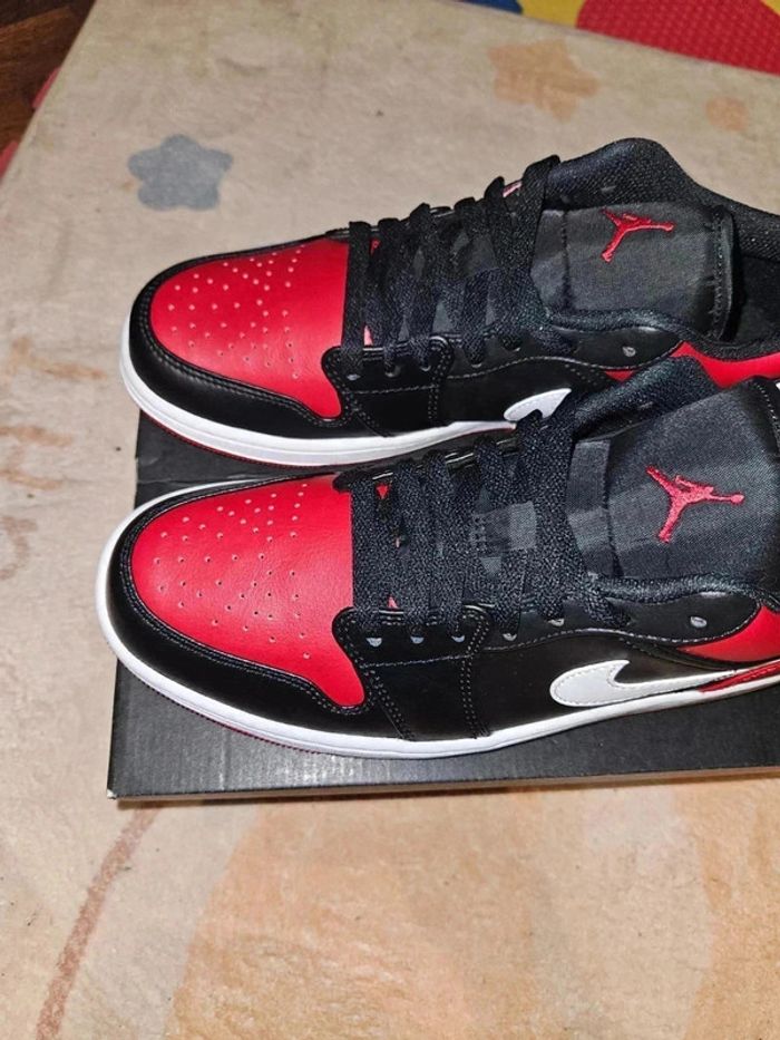 Nike Air Jordan 1 low red White black Taille 43 - photo numéro 7