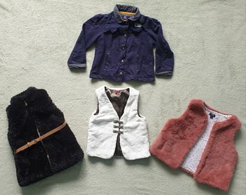 Lot Veste / Gilets Fille + Manteau sans manche -4 Ans