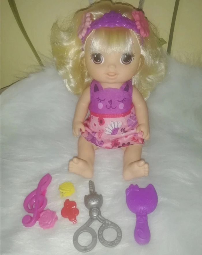 Poupée coiffure magique