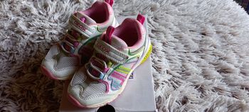 Basket fille t25