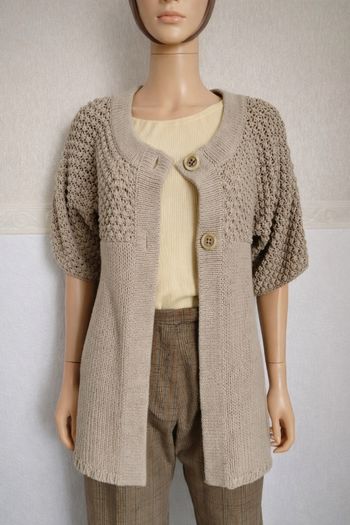 Joli pull cardigan taupe manches courtes T38/40 N*433