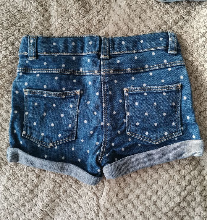 Lot short 18 mois - photo numéro 3
