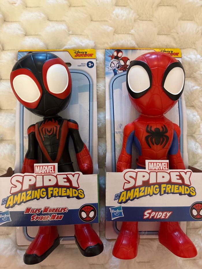 Lot de 2 grandes figurines Spidey